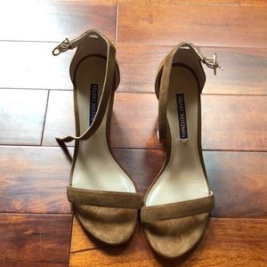 Stuart weitzman nearlynude sandal size 5.5